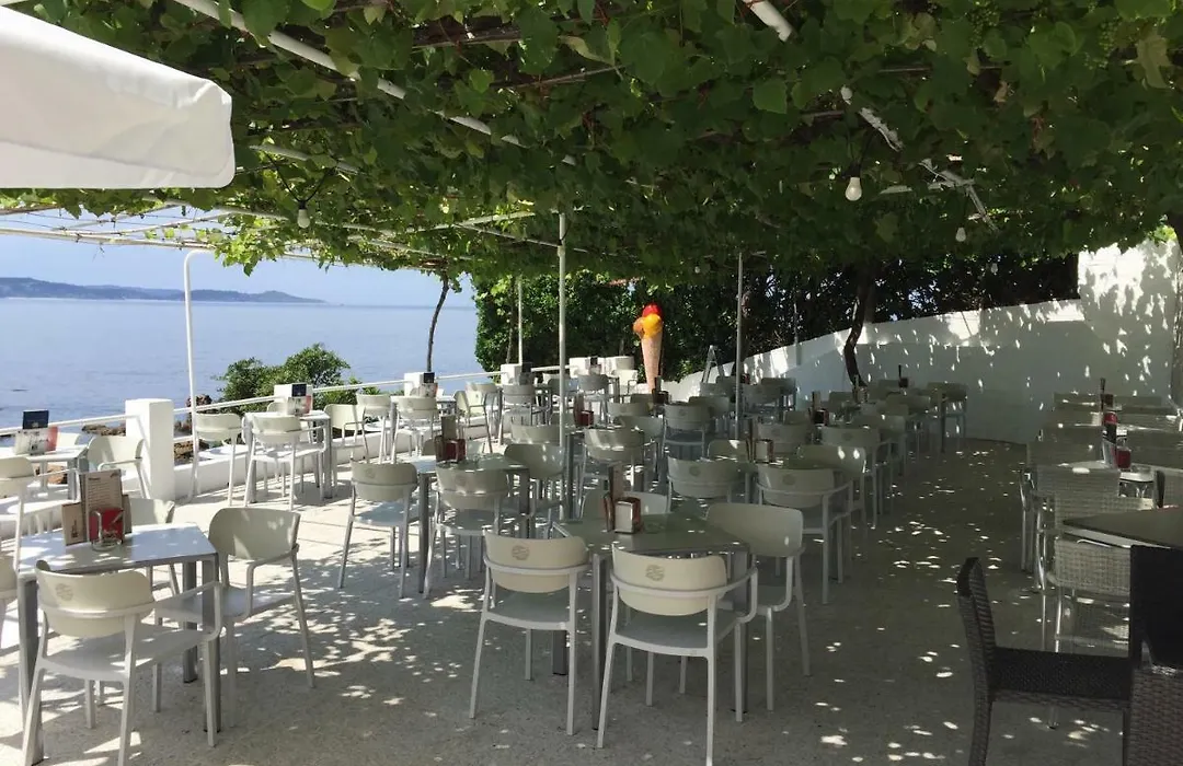Hostal Carabela-1