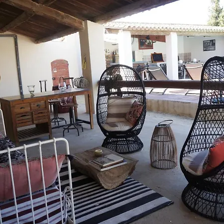 Mas Lou Caloun - Chambre d'Hôte face à la piscine en Camargue - Les Saintes Maries de la Mer-3