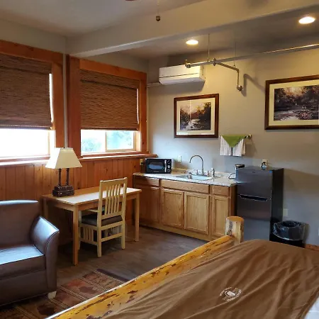 Buffalo Lodge Of Bigfork-2