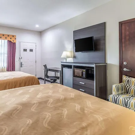 Quality Inn & Suites Canton-3