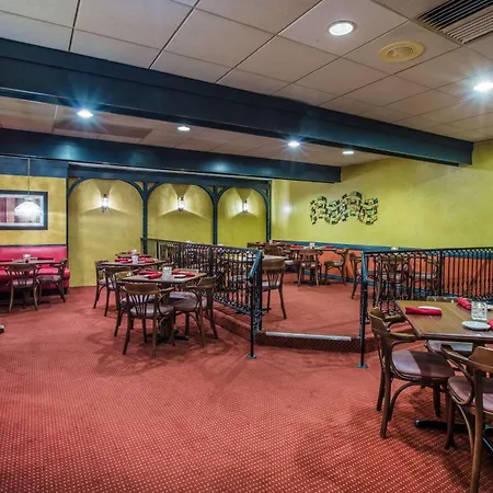 Ramada By Wyndham Ligonier-3