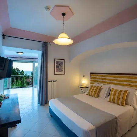Maresca Hotel Praiano-3