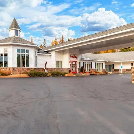 Econo Lodge Lakeshore-2
