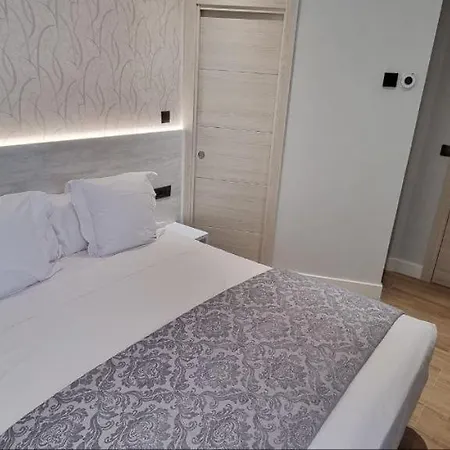 Ch La Petite Maison - Boutique - Madrid-3