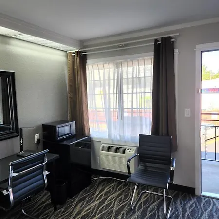 Executive Lodge-3