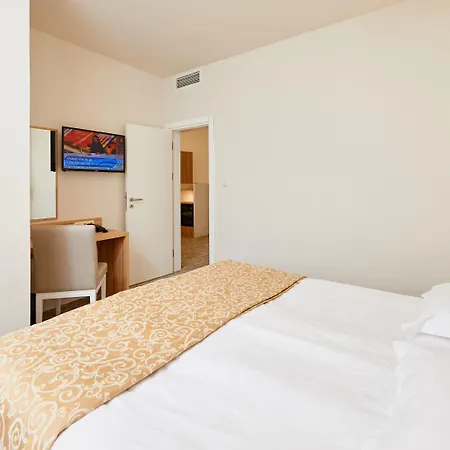 Hotel Laguna Park & Aqua Club-3