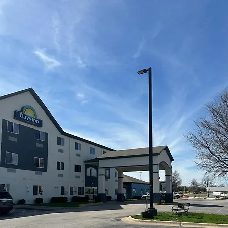 Days Inn By Wyndham Copperas Cove-3