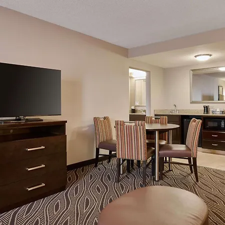 Hampton Inn Evansville Airport-3