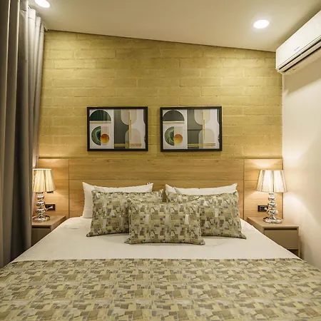 First Class Hotel-3