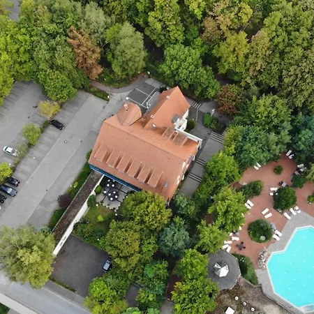 Hotel zur Therme-2