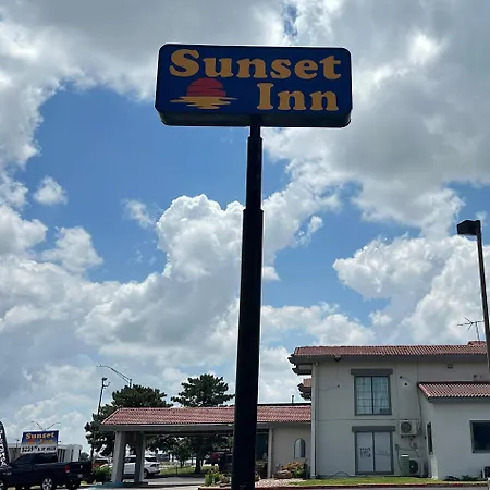 Sunset Inn Oklahoma City-3