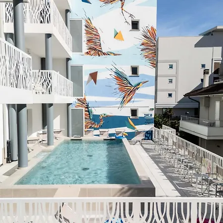 Hotel Marzia Holiday Queen-2