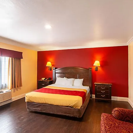 Econo Lodge Long Beach I-405-2