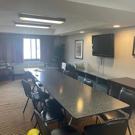 Americinn By Wyndham Hartford Wi-2