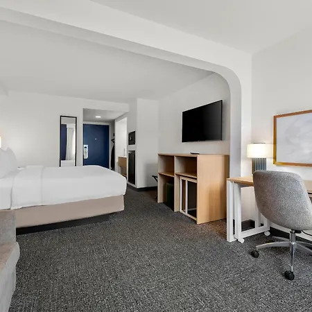 Spark By Hilton Biloxi Ocean Springs-3