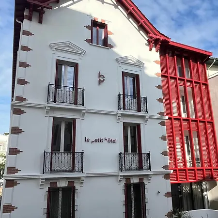 Le Petit Hotel-3