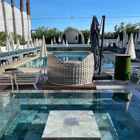 Le Jardin De Babylone Residence Festive & Naturiste "Reserve Aux Couples Uniquement"-2