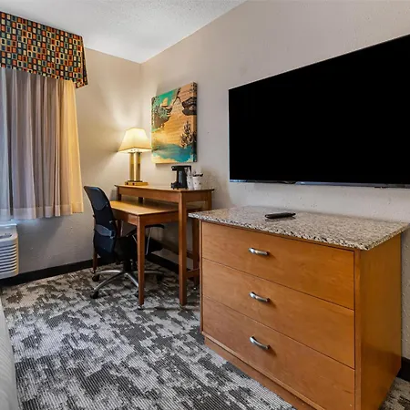 Best Western Ambassador Inn & Suites-3