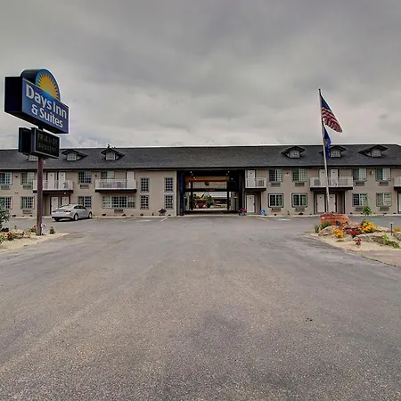 Days Inn & Suites By Wyndham Lolo-2
