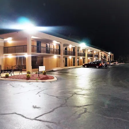 Howard Johnson By Wyndham Greensboro Near The Coliseum-2
