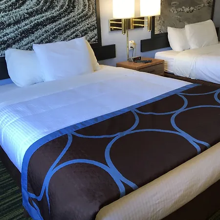 Boarders Inn & Suites By Cobblestone Hotels Waterloo Cedar Falls-3