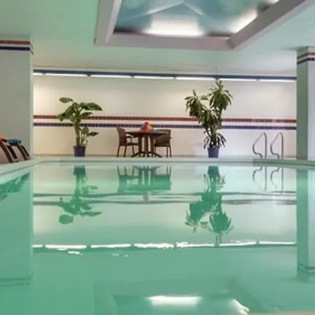 Cartier Place Suite Hotel-2