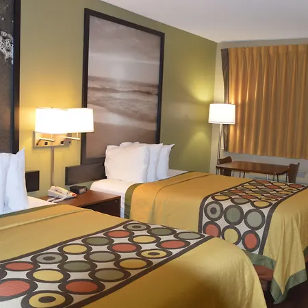 Super 8 By Wyndham Monticello-2