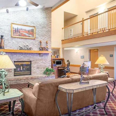Baymont By Wyndham Lakeville-2