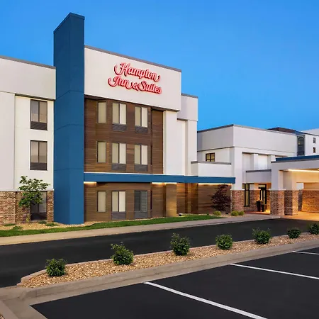 Hampton Inn & Suites Springfield-3