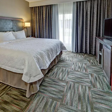 Hampton Inn Newberry Opera House-2