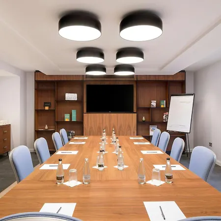 Courtyard By Marriott Glasgow Airport-3