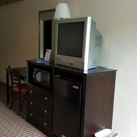 Budget Host Inn Charleston-3