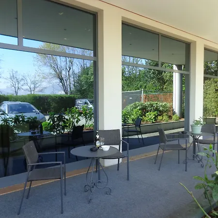 Ferretti MajesticHouse-3