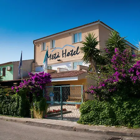 Meta Hotel-2