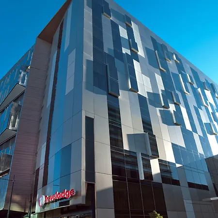 Travelodge Hotel Melbourne Docklands-2