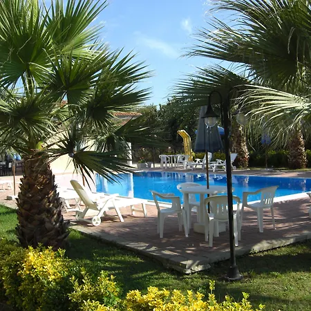 Residence Hotel Villa Laura-3