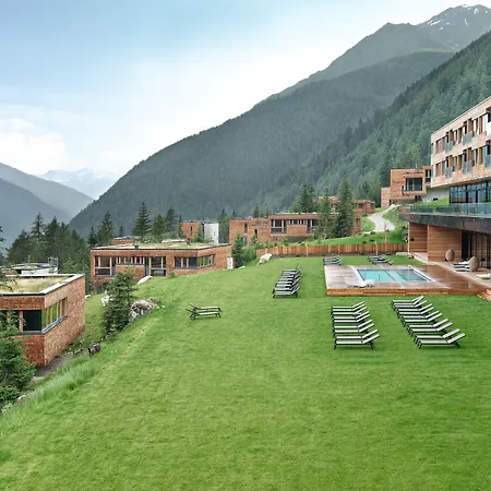 Gradonna Mountain Resort Chalets & Hotel-3