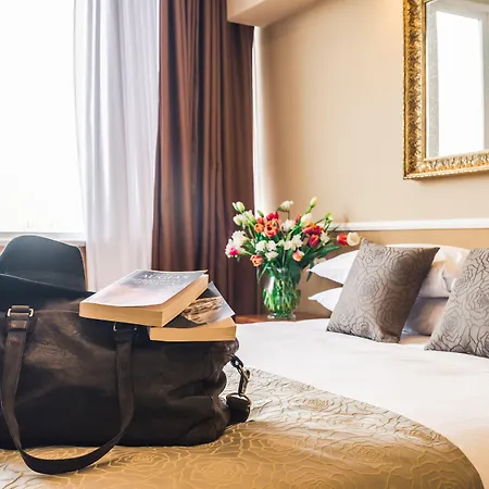 Raeli Hotel Lux-2