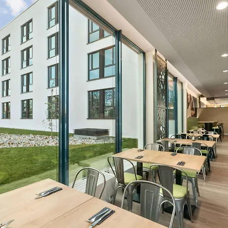 Super 8 By Wyndham Munich City North-2