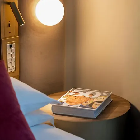 Hotel Canada-3