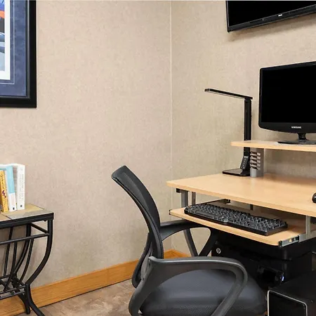 Days Inn By Wyndham Spearfish-3
