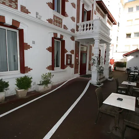 Le Petit Hotel-2