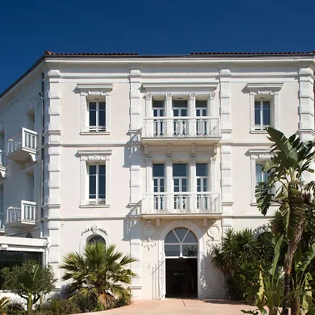 Grand Hotel Des Sablettes Plage, Curio Collection By Hilton-2