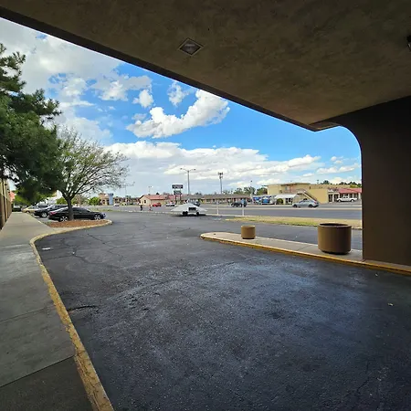 Clarion Inn & Suites Roswell-2