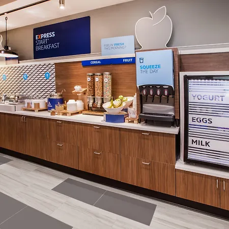 Holiday Inn Express - Blair By Ihg-3