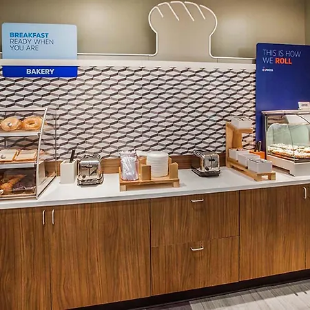 Holiday Inn Express & Suites North Fremont By Ihg-3