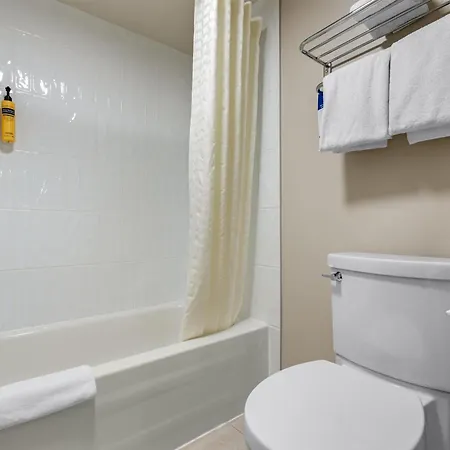 Best Western Plus Burnaby Hotel-3