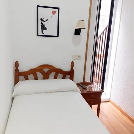 Hostal Biarritz-3