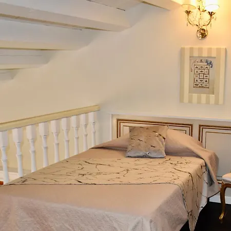 Hotel Villa Pigalle-2