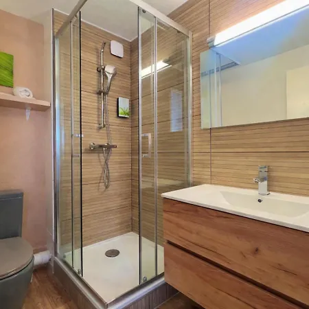 Logis Hotel Les Grenadines-3